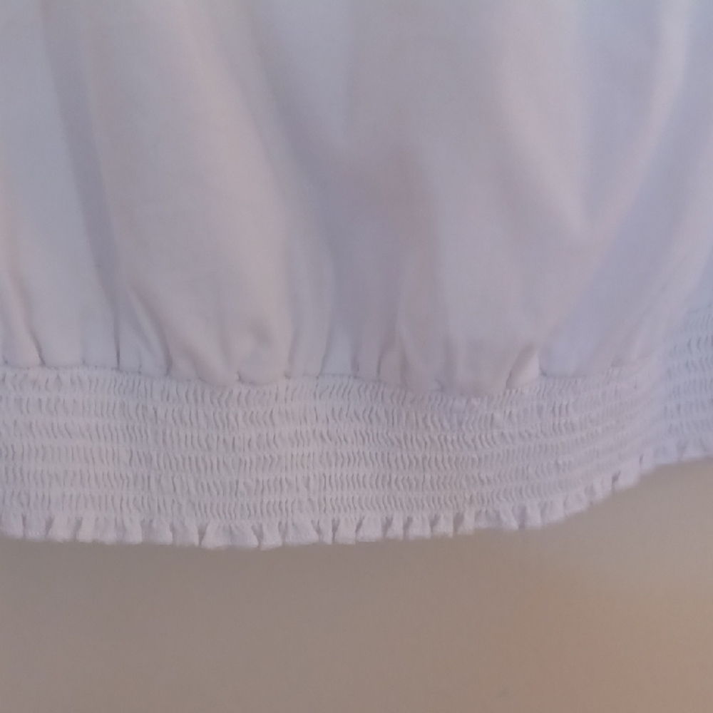 Hollister White Blouse with Pink Floral Embroidery - Picture 4 of 10